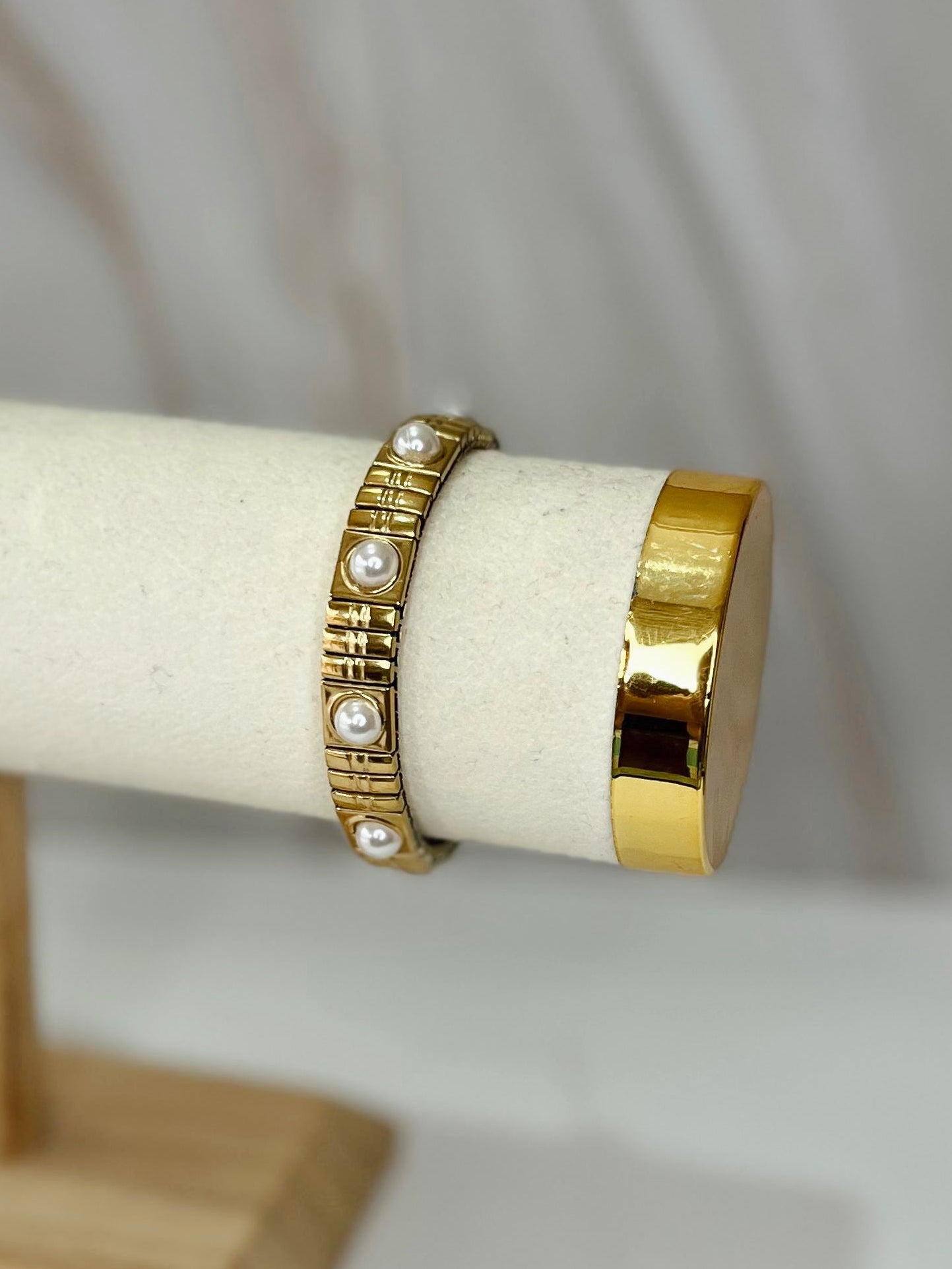 Brazalete M dorado perlas