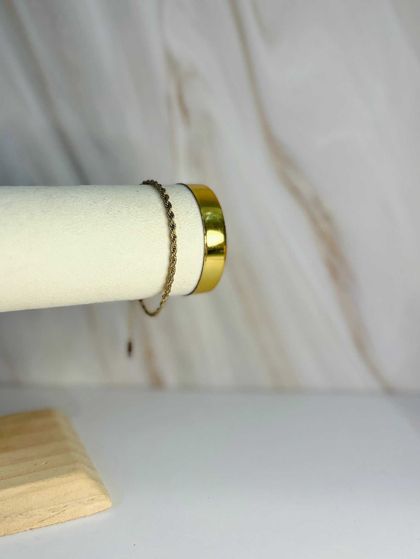 PULSERA TORSAL DORADA