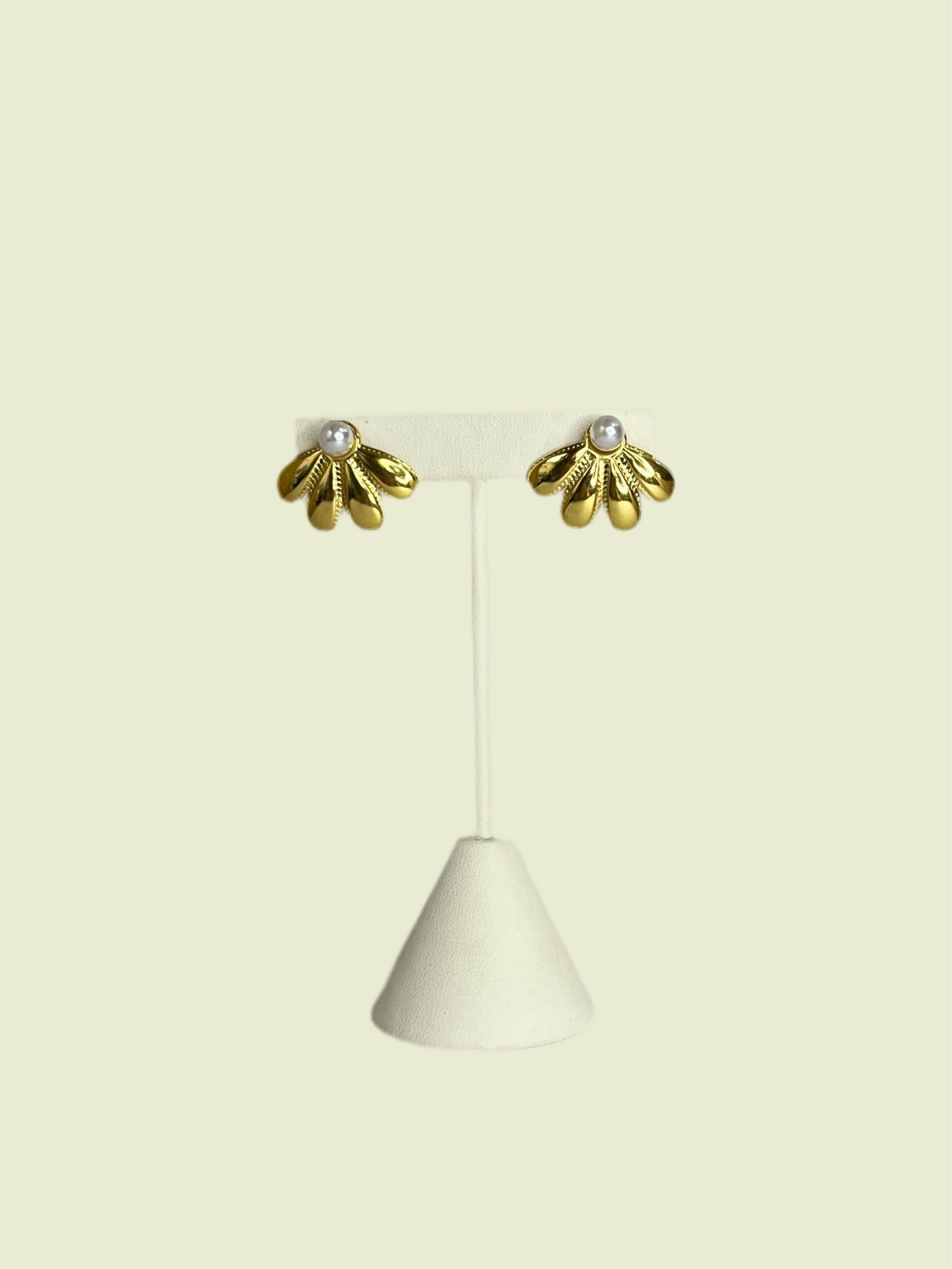 Aretes Perla Media Flor