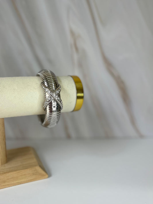 Brazalete plateado cruz plateada zirconia 10mm