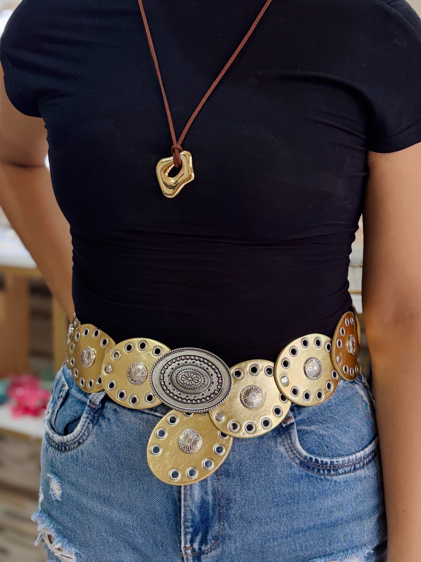 Cinturón vaquero dorado
