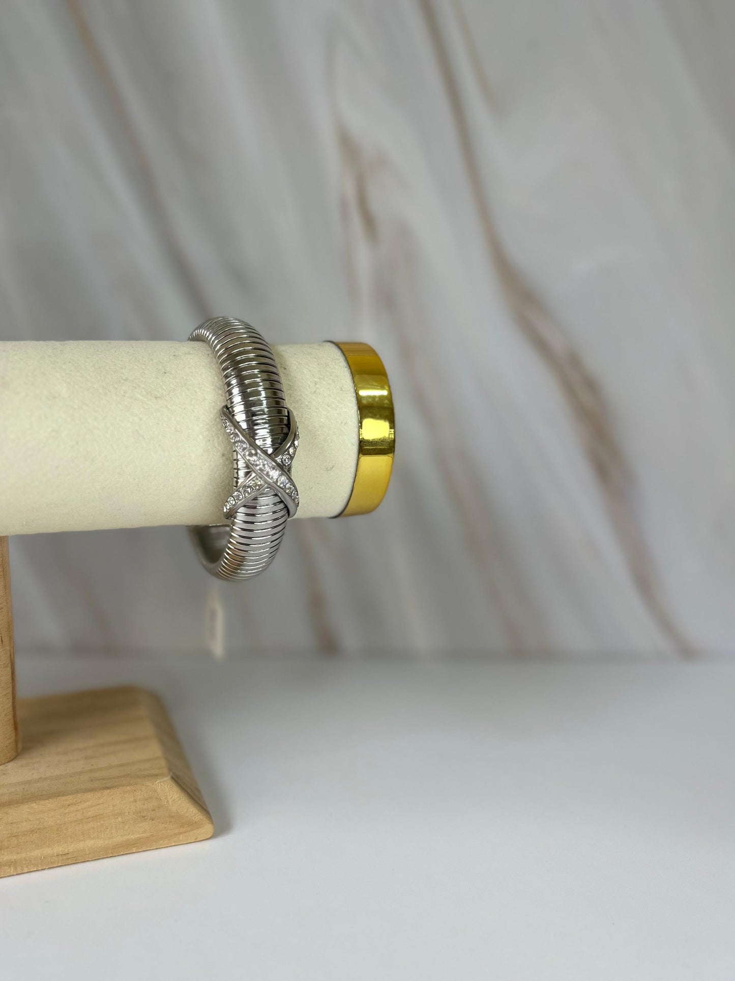 Brazalete plateado cruz plateada zirconia 12mm