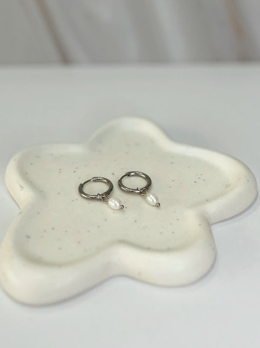 Aretes Hoops perla plateado