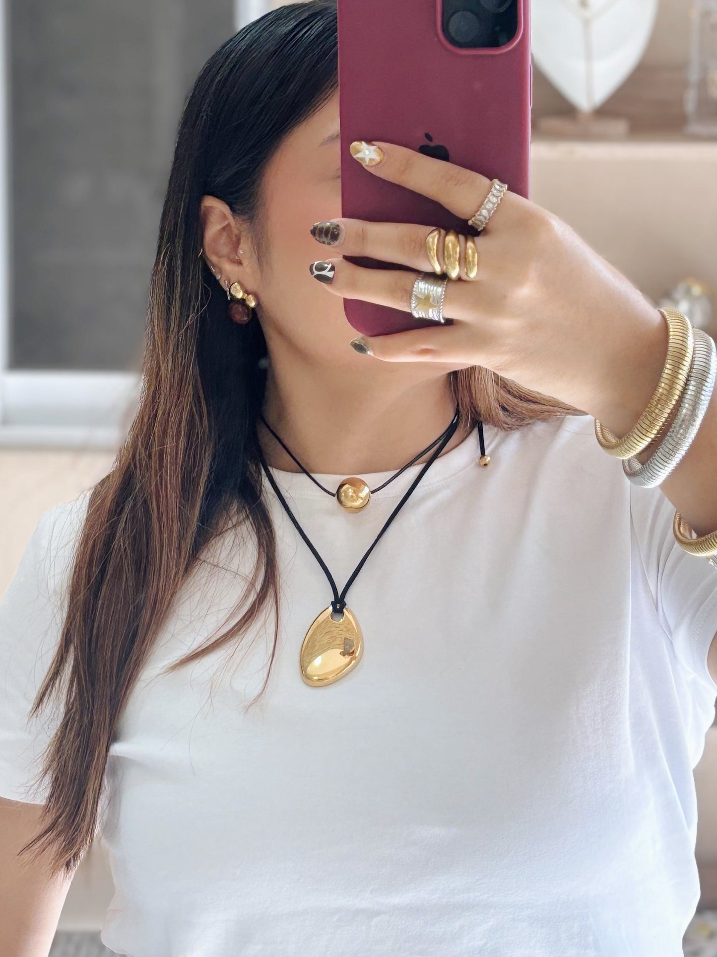 Collar hilo bola dorada