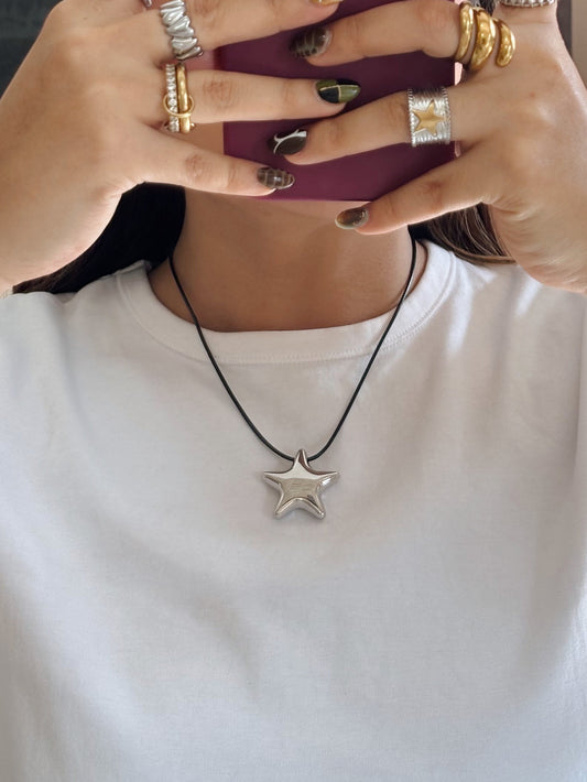 Collar hilo estrella plateada